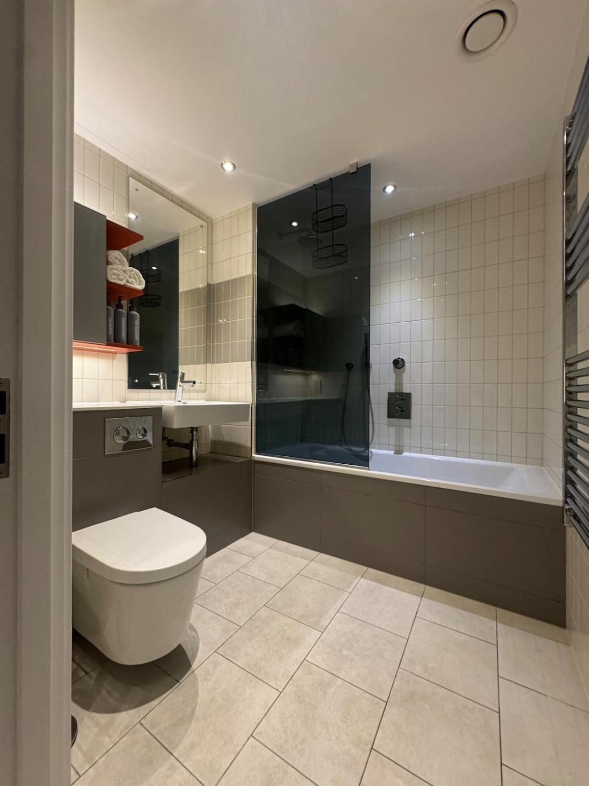 Luxury 1 Bedroom Apartment In London Bagian luar foto