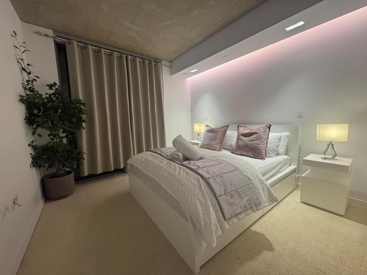 Luxury 1 Bedroom Apartment In London Bagian luar foto